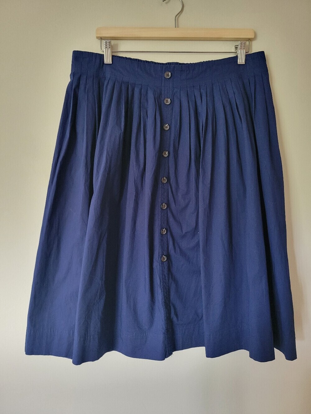 J. Crew Pleated button-front midi skirt Cotton Poplin Navy Blue Size Large - Picture 2 of 7